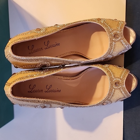 Lauren Lorraine "Elenor" nude size 8. New.  Looks more gold to me! - Picture 10 of 16